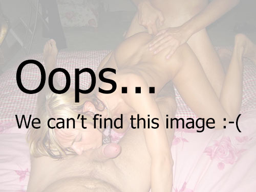 Naked photos of a UK amateur woman