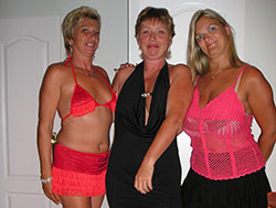 Swinger wife in real FMM threesome