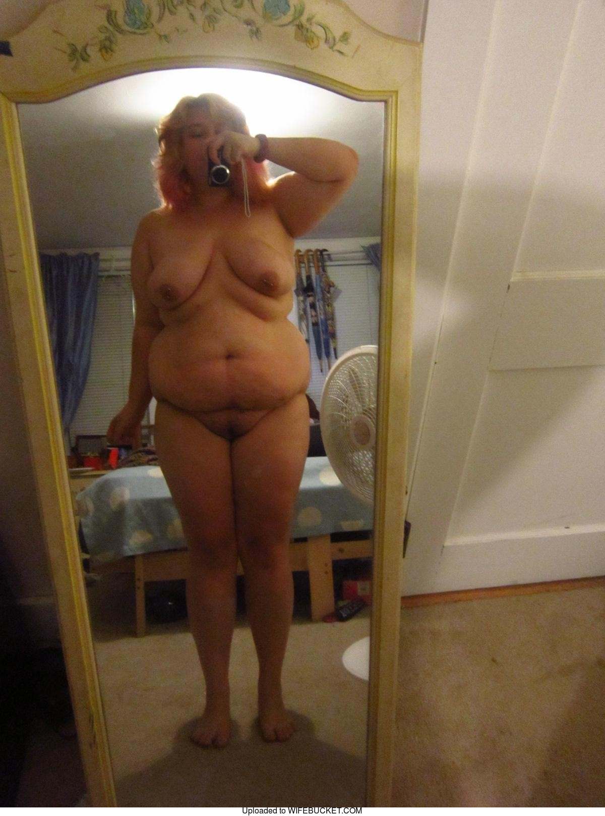 beautiful older women mature nude selfie