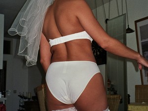 WifeBucket Pics | gallery of fully-naked amateur brides
