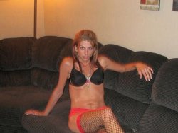 WifeBucket Pics | Trashy cheating MILF in sexy lingerie on the sofa