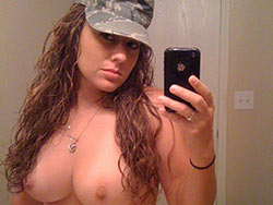 WifeBucket Pics | Real Army wife nude selfies